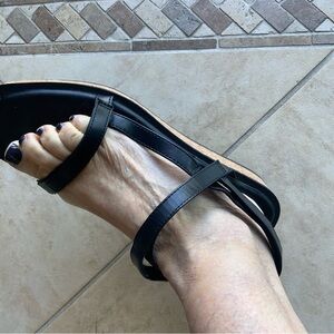 a new day Size 10 Black Flat Sandals in Like New Condition!